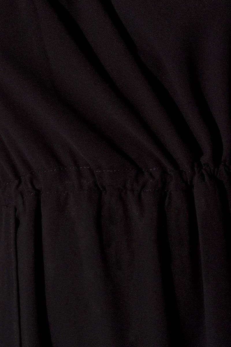 vestido negro largo de tirante